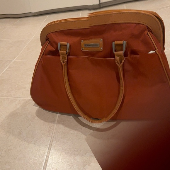 Ellen Tracy Overnight/Weekender Bag - Picture 4 of 4